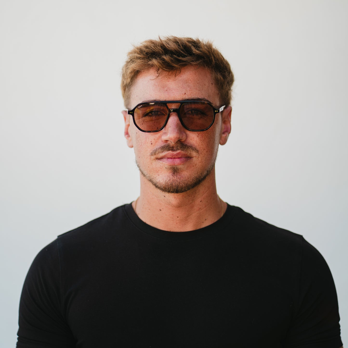 CAPRI | TORTOISE BROWN