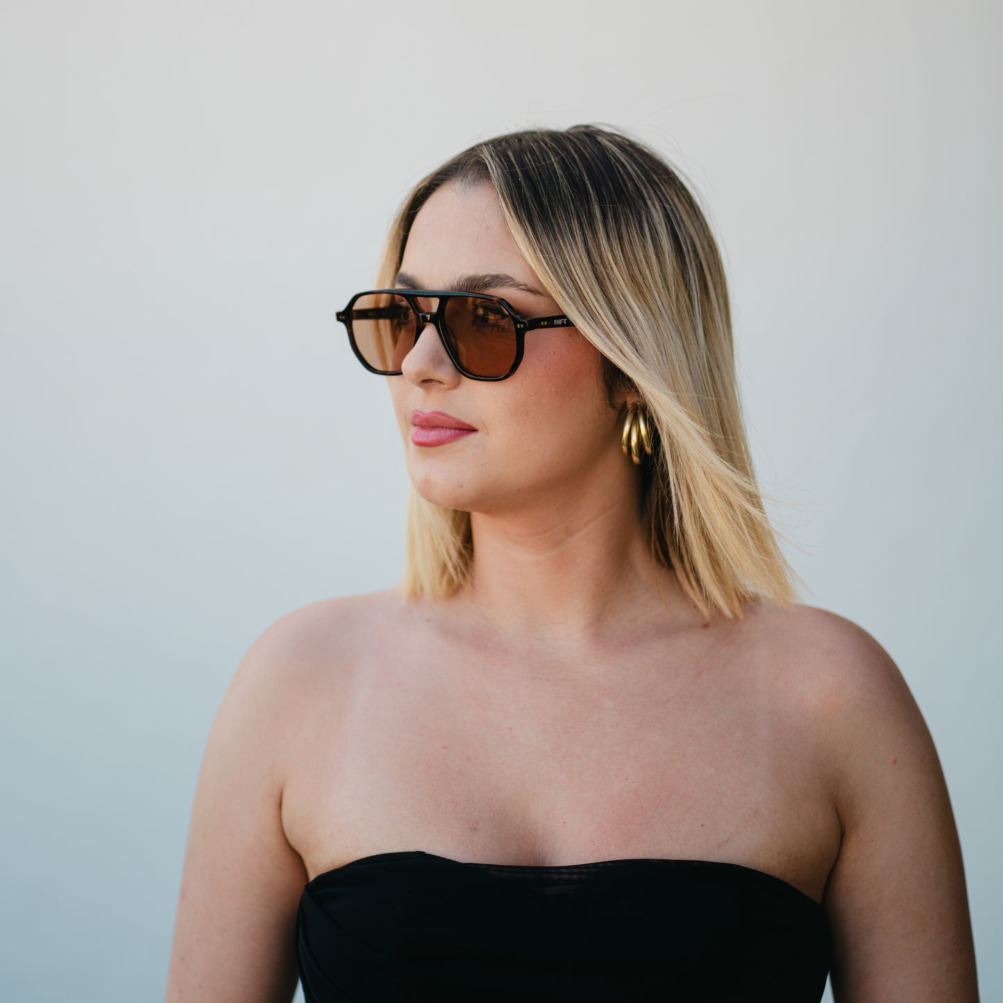 CAPRI | TORTOISE BROWN